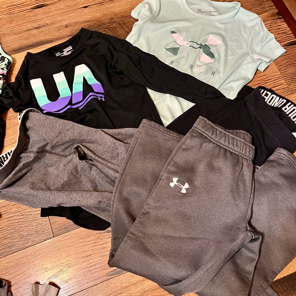 Under Armour Black and Gray Activewear Set